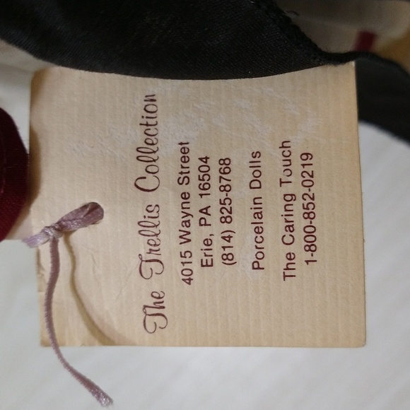 Vintage All Porcelain 13" Amish Doll The Trellis Collection - Picture 8 of 8